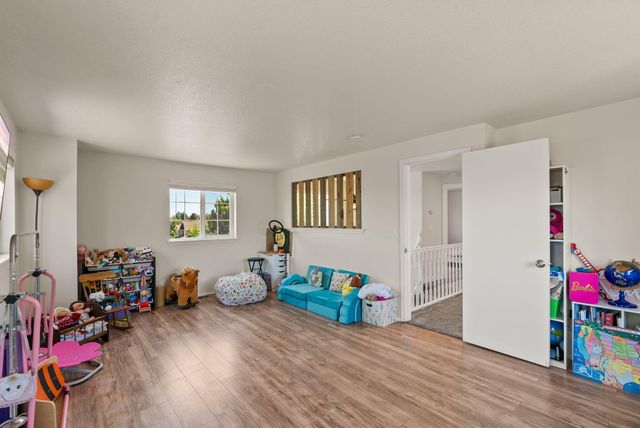 3110 NE Richmond Court, Bend, OR 97701