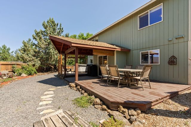 3110 NE Richmond Court, Bend, OR 97701