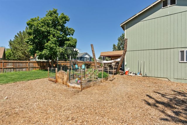 3110 NE Richmond Court, Bend, OR 97701