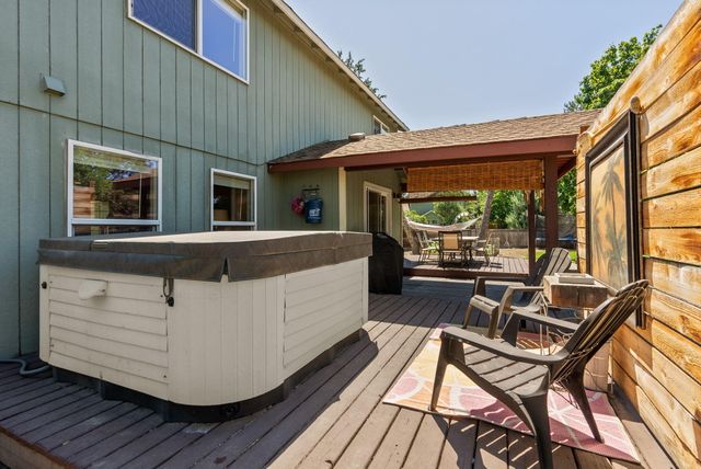 3110 NE Richmond Court, Bend, OR 97701