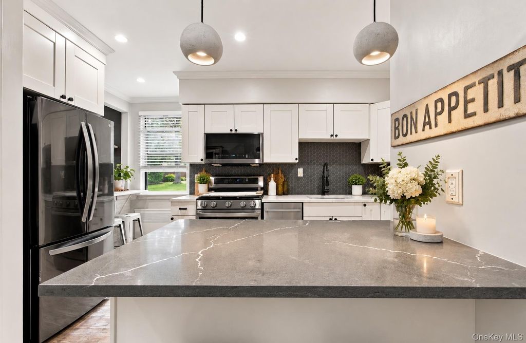 2 Bryant Crescent 1N, White Plains, NY 10605 — photo 5