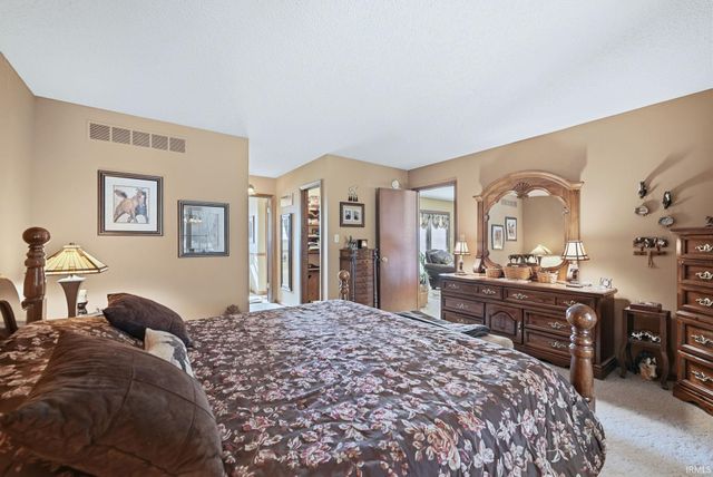 12912 Edgerton Road, New Haven, IN 46774