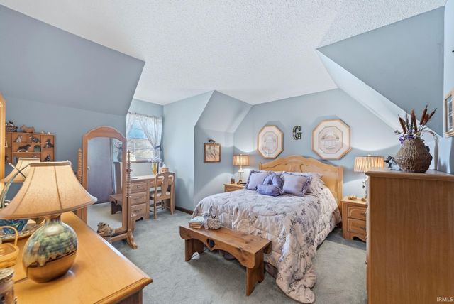 12912 Edgerton Road, New Haven, IN 46774