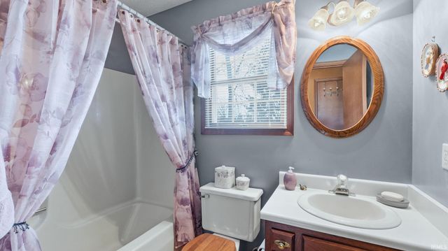 12912 Edgerton Road, New Haven, IN 46774