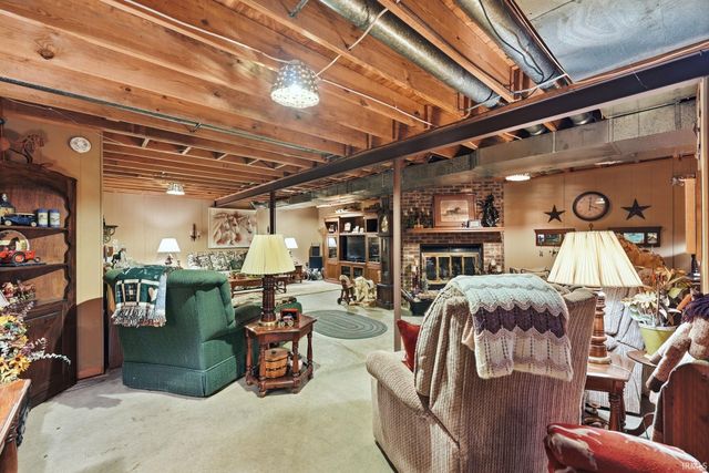 12912 Edgerton Road, New Haven, IN 46774