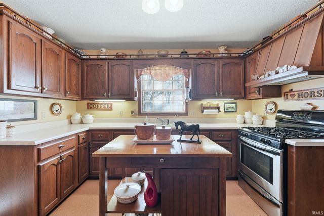 12912 Edgerton Road, New Haven, IN 46774