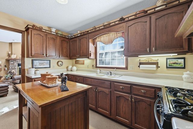 12912 Edgerton Road, New Haven, IN 46774