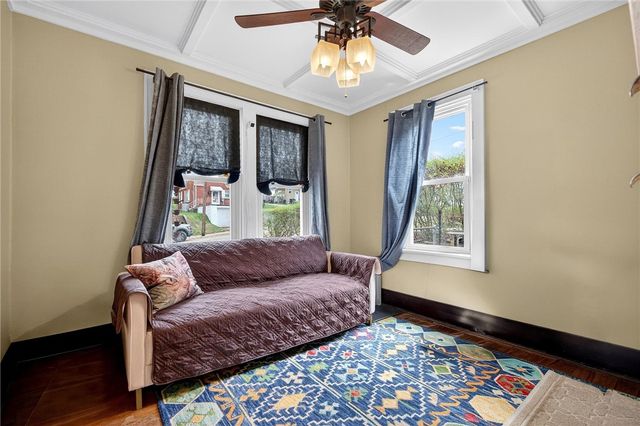 455 Argonne Dr, New Kensington, PA 15068