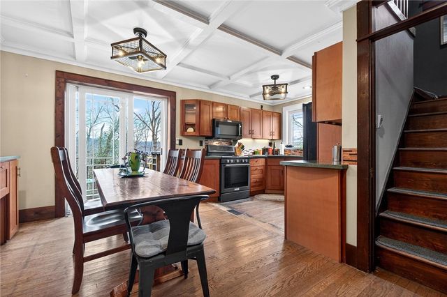 455 Argonne Dr, New Kensington, PA 15068