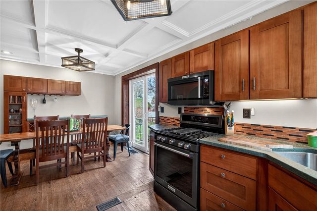 455 Argonne Dr, New Kensington, PA 15068