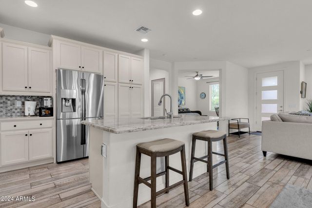 10260 E WHITE FEATHER Lane 1025, Scottsdale, AZ 85262