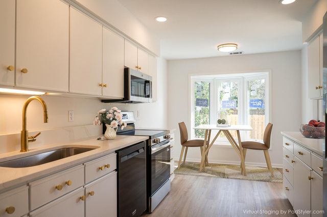 975 Harbor Oaks Drive, Charleston, SC 29412
