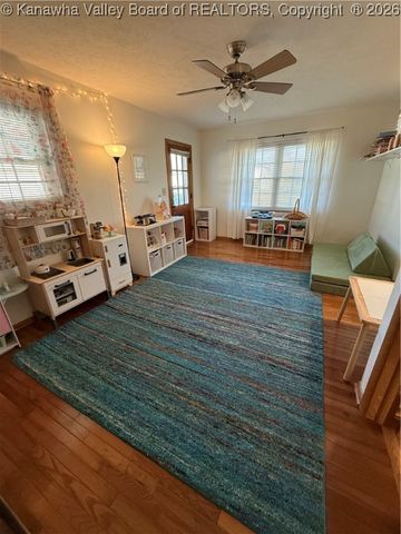 203 Sand Plant Road, St Albans, WV 25177