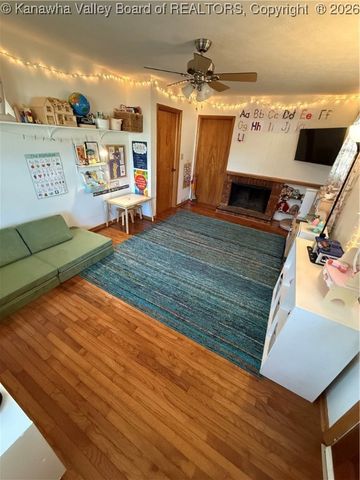 203 Sand Plant Road, St Albans, WV 25177