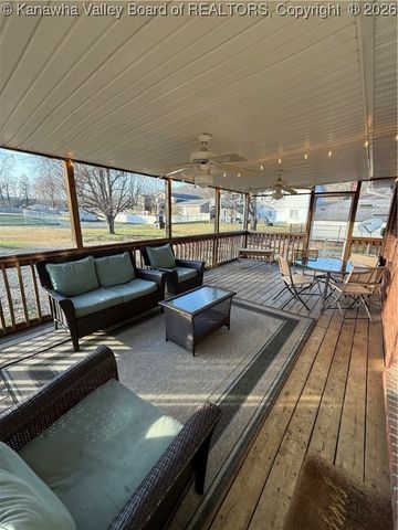 203 Sand Plant Road, St Albans, WV 25177