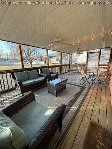 203 Sand Plant Road, St Albans, WV 25177