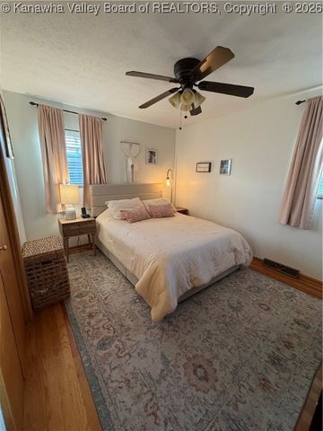 203 Sand Plant Road, St Albans, WV 25177