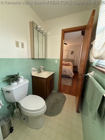 203 Sand Plant Road, St Albans, WV 25177