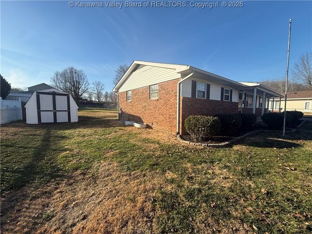 203 Sand Plant Road, St Albans, WV 25177
