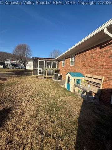 203 Sand Plant Road, St Albans, WV 25177