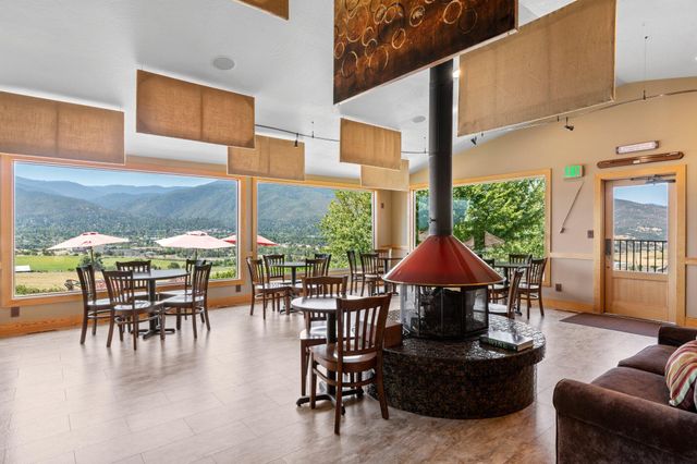 1320 N Mountain Avenue, Ashland, OR 97520