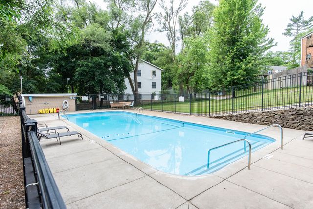726 Garland Circle A, Kalamazoo, MI 49008