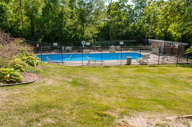 726 Garland Circle A, Kalamazoo, MI 49008