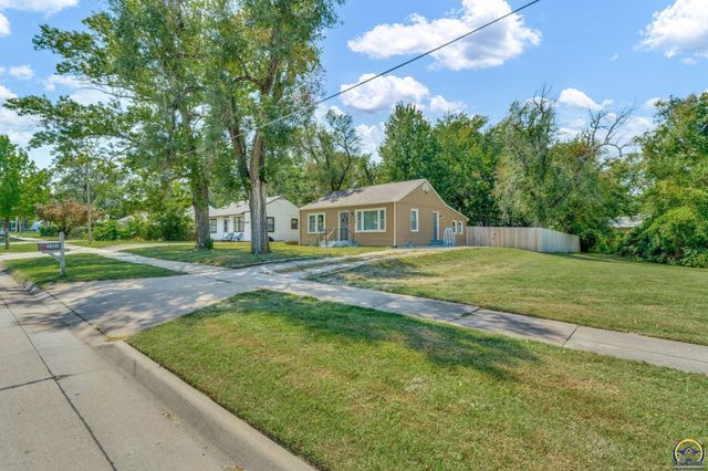 3303 SE Indiana AVE, Topeka, KS 66605
