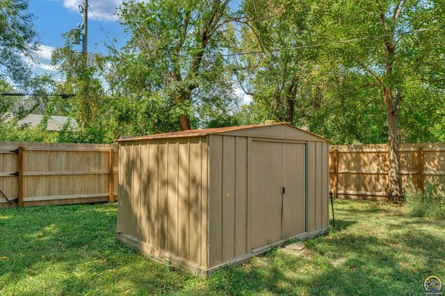 3303 SE Indiana AVE, Topeka, KS 66605