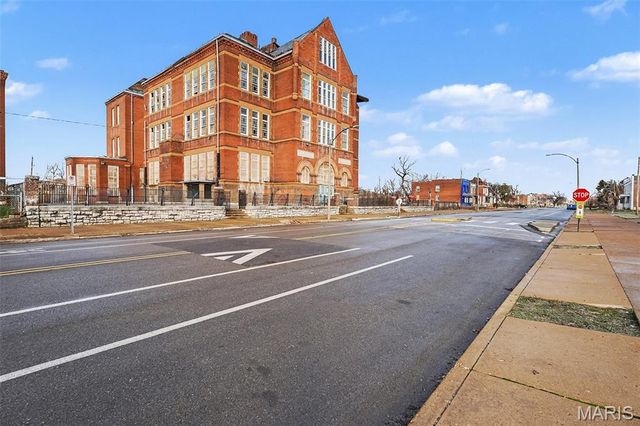 1131 N Euclid Avenue, St Louis, MO 63113