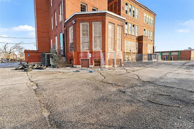 1131 N Euclid Avenue, St Louis, MO 63113