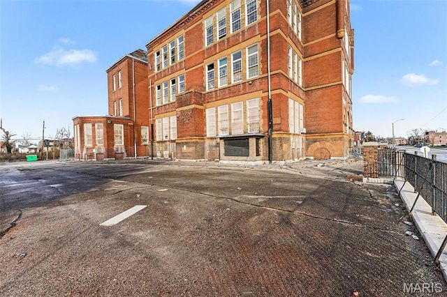 1131 N Euclid Avenue, St Louis, MO 63113