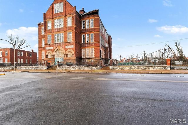 1131 N Euclid Avenue, St Louis, MO 63113