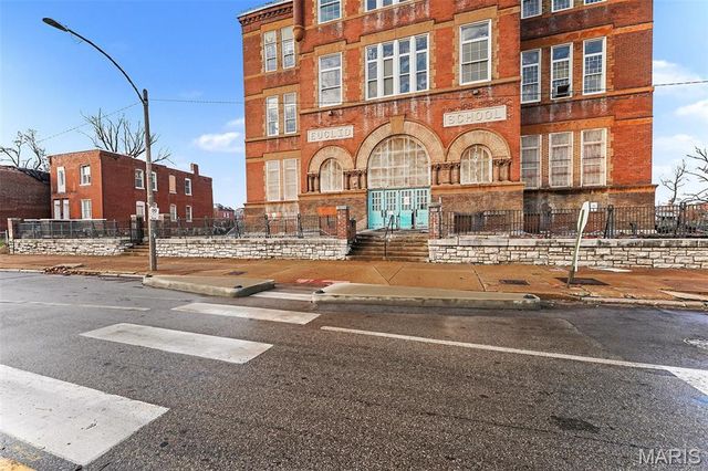 1131 N Euclid Avenue, St Louis, MO 63113