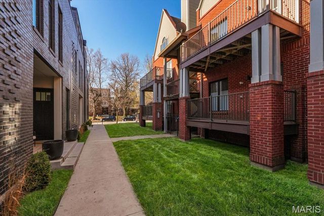 4111 W Pine Boulevard 12, St Louis, MO 63108