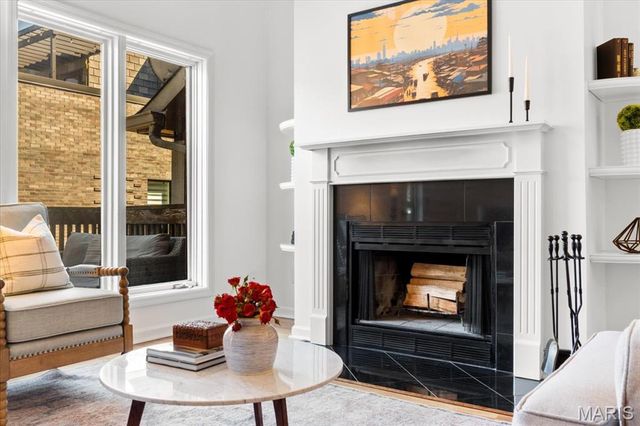 4111 W Pine Boulevard 12, St Louis, MO 63108