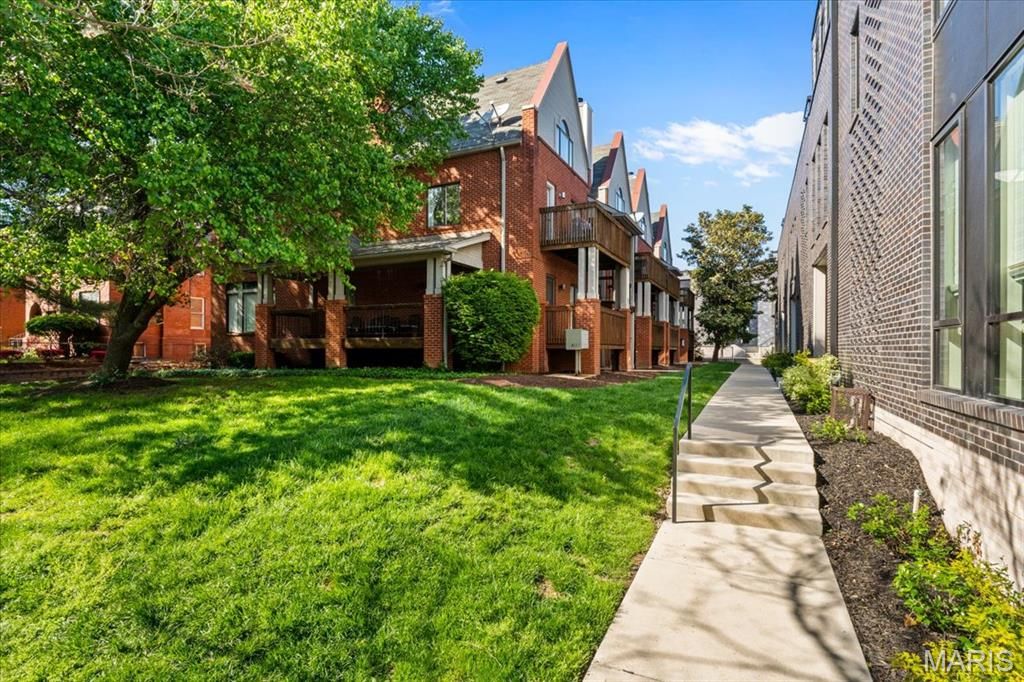 4111 W Pine Boulevard 12, St Louis, MO 63108