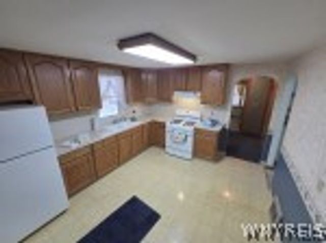 42 Ledyard Avenue, Cheektowaga, NY 14043