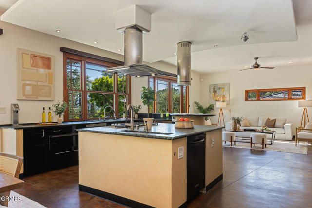 2136 Sunnybank Drive, La Canada Flintridge, CA 91011