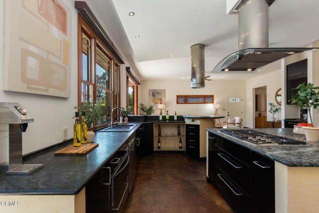 2136 Sunnybank Drive, La Canada Flintridge, CA 91011