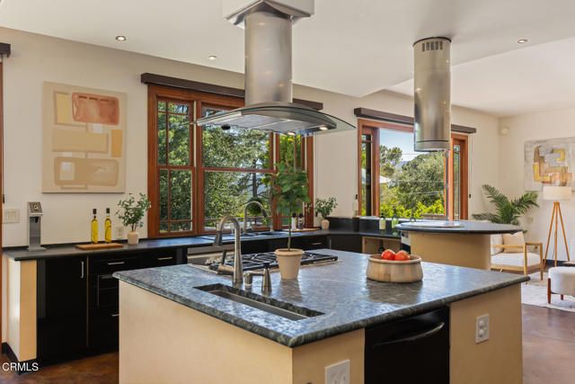2136 Sunnybank Drive, La Canada Flintridge, CA 91011