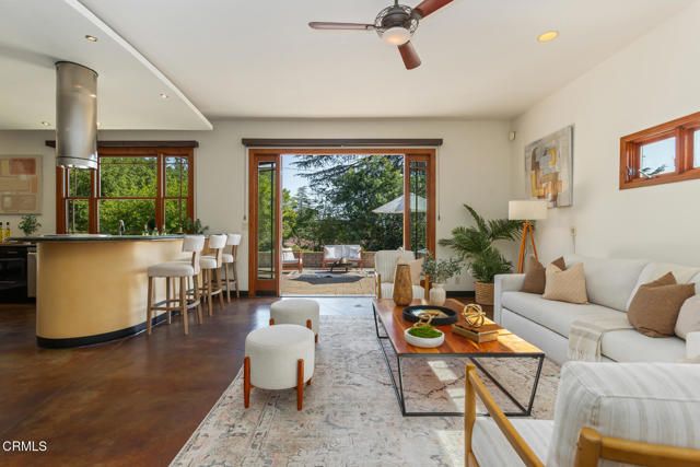 2136 Sunnybank Drive, La Canada Flintridge, CA 91011
