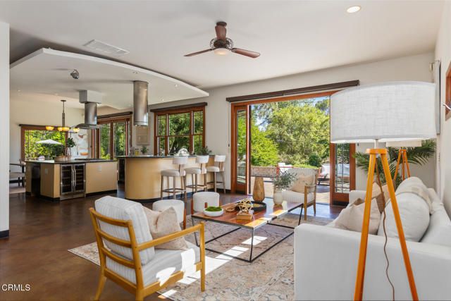 2136 Sunnybank Drive, La Canada Flintridge, CA 91011