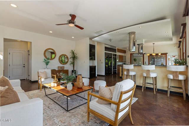 2136 Sunnybank Drive, La Canada Flintridge, CA 91011