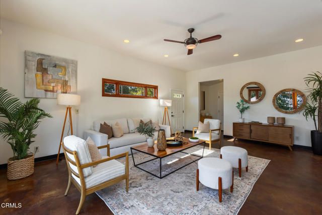 2136 Sunnybank Drive, La Canada Flintridge, CA 91011
