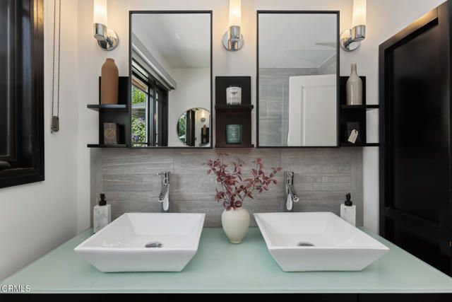 2136 Sunnybank Drive, La Canada Flintridge, CA 91011