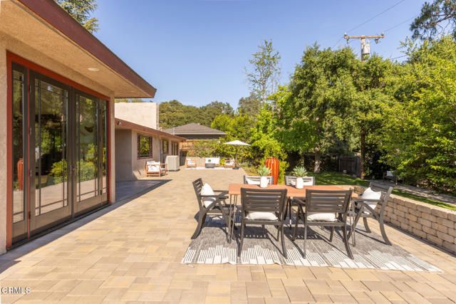 2136 Sunnybank Drive, La Canada Flintridge, CA 91011