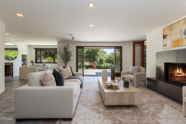 2136 Sunnybank Drive, La Canada Flintridge, CA 91011