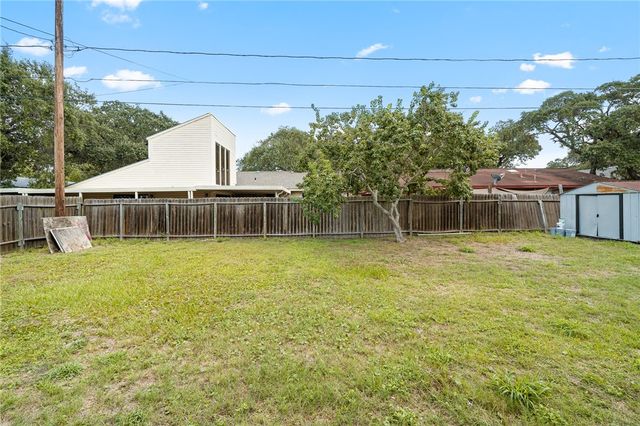 2112 Capeheart, Ingleside, TX 78362