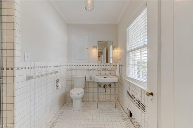 17 E Main Street, Thomasville, NC 27360
